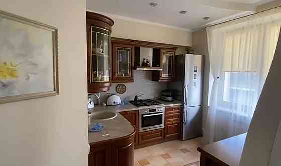 Продам 4х комн сталинку пл.Ленина Донецк