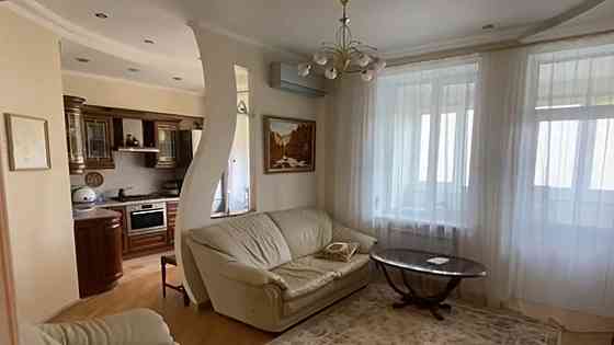 Продам 4х комн сталинку пл.Ленина Донецк