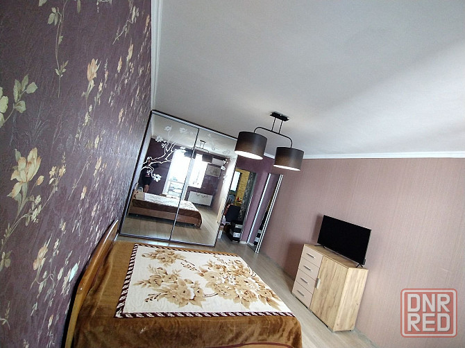 Сдаётся 2-х комнатная квартира в Ленинском районе, ул. Ивана Ткаченко Донецк - изображение 1