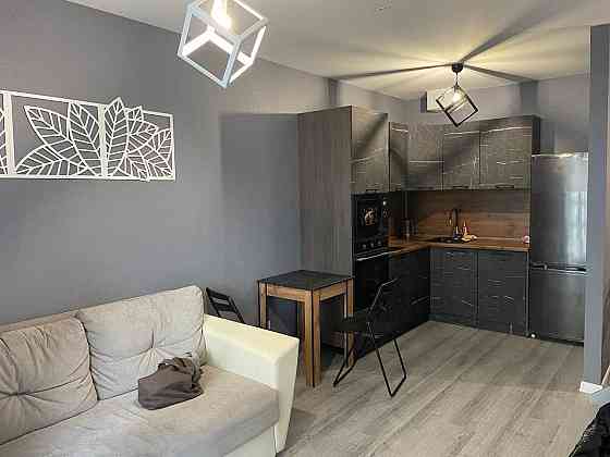 Сдаю Просторную Однокомнатную квартиру. Расположена в Ленинском районе ориентир оцкб Донецк