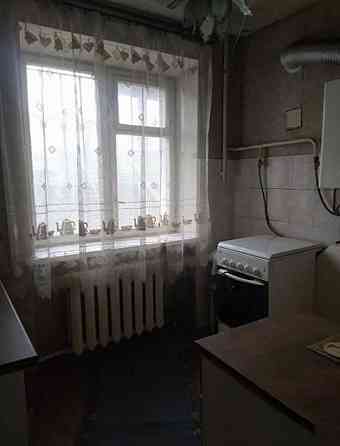 Продам в районе цирка трехкомнатную Донецк