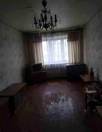 Продам в районе цирка трехкомнатную Донецк