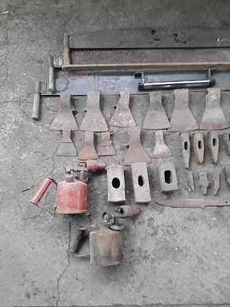 Топоры пилы молотки кувалды паяльная лампа Донецк