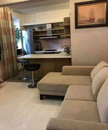 Сдается просторная двухкомнатная квартира (70 м2) Этаж: 4/9 Район: Калининский Донецк