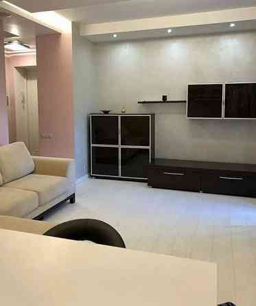 Сдается просторная двухкомнатная квартира (70 м2) Этаж: 4/9 Район: Калининский Донецк