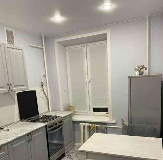 Сдается просторная двухкомнатная квартира с косметическим ремонтом (42м2) Донецк