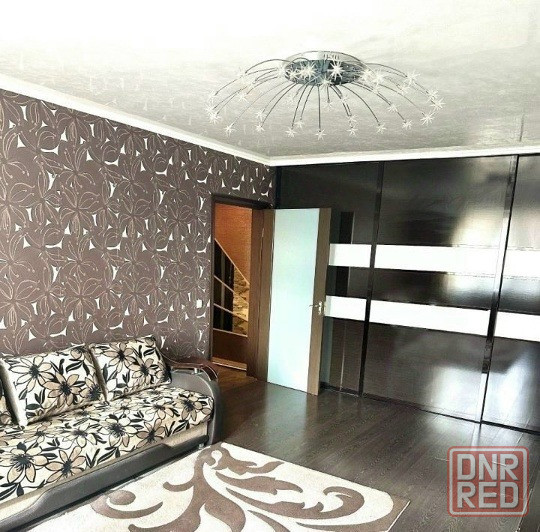 Сдаётся двухкомнатная квартира в Ленинском районе Донецка, на Цирке, Донецк - изображение 1