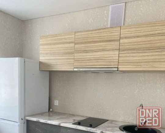 Сдаётся однокомнатная квартира в Калининском районе Донецка, общая площадь - 33 кв. м. Донецк - изображение 3