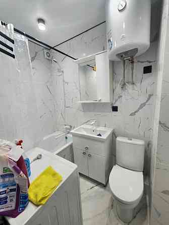 Сдается двухкомнатная квартира в Калининском районе. 2 этаж. Выполнен евро ремонт. Вся мебель Донецк