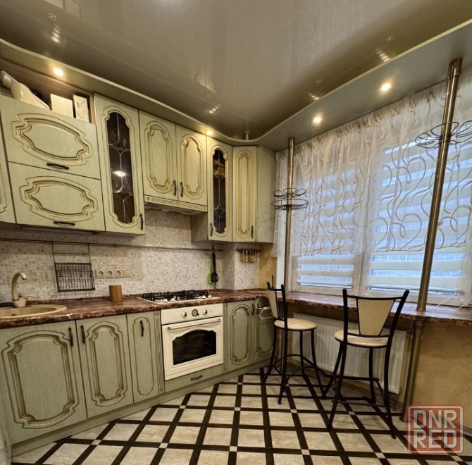 Сдаётся двухкомнатная квартира в Ленинском районе, Боссе Донецк - изображение 1