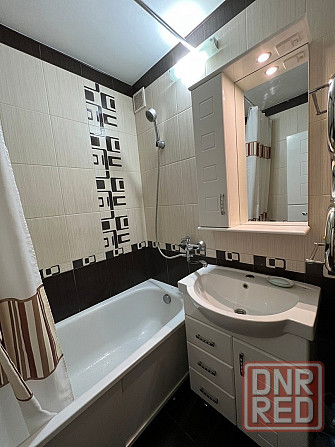 Сдаю двухкомнатную квартиру в Калининском районе Донецка, ул. Разенкова. Донецк - изображение 3