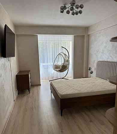 в центральном районе мариуполя сдаётся двухкомнатная квартира для длительного проживания. Мариуполь