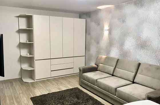 сдаётся двухкомнатная квартира в кальмиусском районе мариуполя. Мариуполь