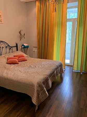 Продаю четырёхкомнатную сталинку на бульваре Пушкина. Донецк