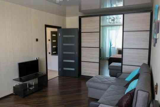 Сдается квартира на набережной, можно командировочным, военным, без детей. 50-летия ссср 112, рядом Донецк