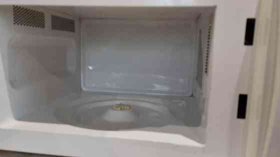 маленькая микроволновка ELENBERG в рабочем состоянии Донецк