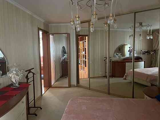 сдаю в аренду 3х комнатную квартиру в центре донецка Донецк