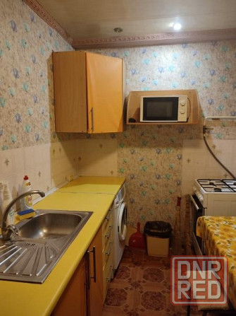 Сдается 3 - х комнатная квартира, ул. Матёкина, ориентир школа 150 Донецк - изображение 1