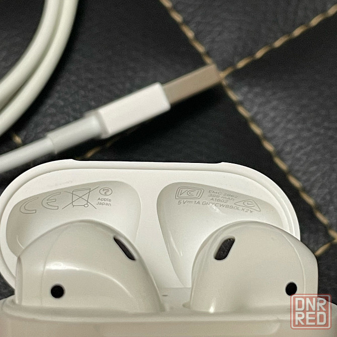 Наушники Apple AirPods 2, беспроводные, оригинал Донецк - изображение 3