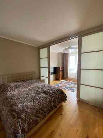 Сдам Просторную однокомнатную квартиру на Донецк Сити Донецк