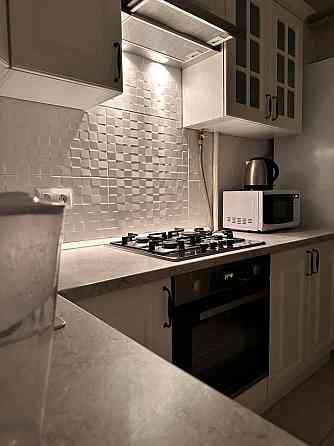 Сдаётся уютная однокомнатная квартира. Расположена в Калининском районе Донецк