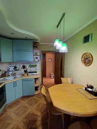 Продам 4-х комнатную кв. на проспекте Ильича. Напротив больницы Калинина. Донецк