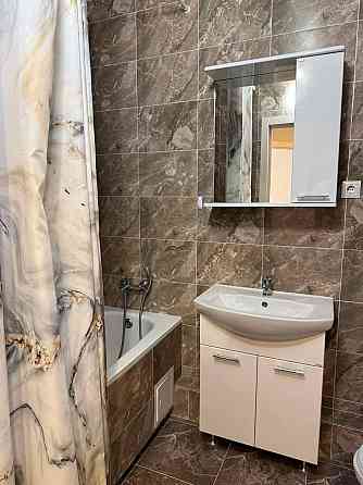 Сдаётся просторная трёхкомнатная квартира в центре города, в Ворошиловском районе Донецк