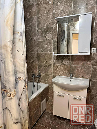 Сдаётся просторная трёхкомнатная квартира в центре города, в Ворошиловском районе Донецк - изображение 3