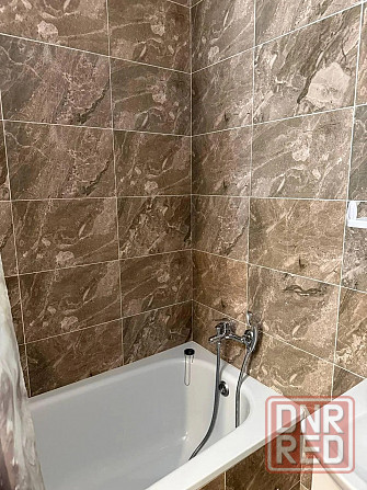 Сдаётся просторная трёхкомнатная квартира в центре города, в Ворошиловском районе Донецк - изображение 1