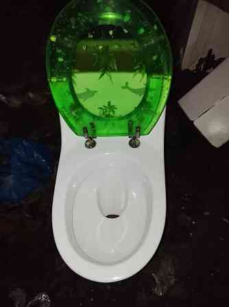 Крутой, практически новый унитаз компакт Донецк