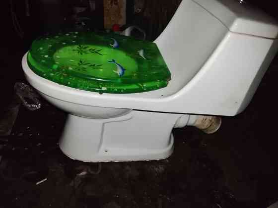 Крутой, практически новый унитаз компакт Донецк