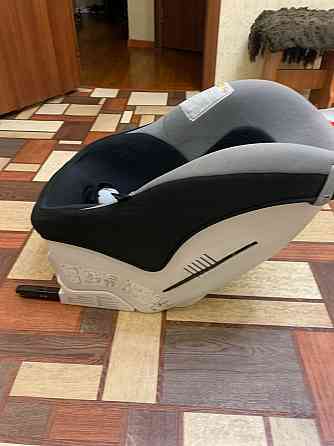 Продам автокресло на изофиксах Макеевка