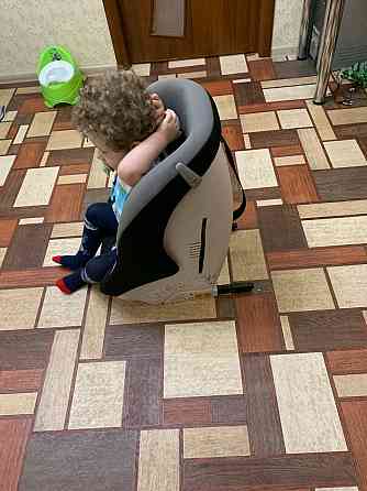 Продам автокресло на изофиксах Макеевка