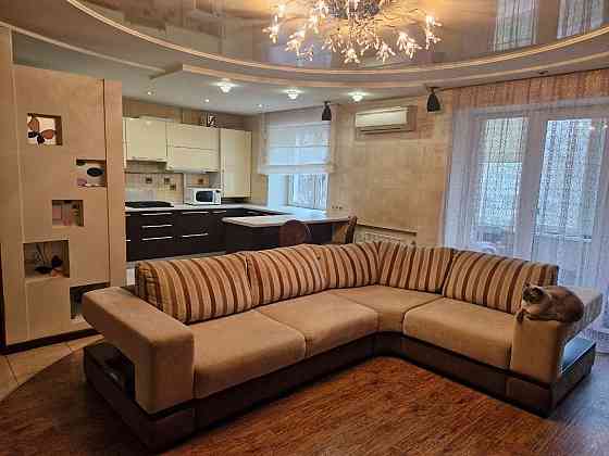 Продажа крупногабаритной трехкомнатной квартира в Ворошиловском районе, пр.25-летия ркка Донецк