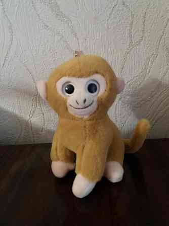 Продам игрушку брелок подвеску обезьяна Донецк