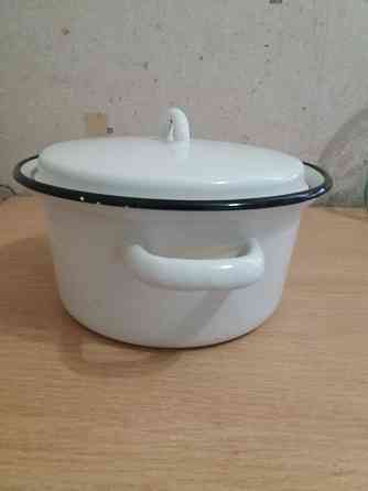 Продам кастрюлю эмалированную 1,8 л Донецк