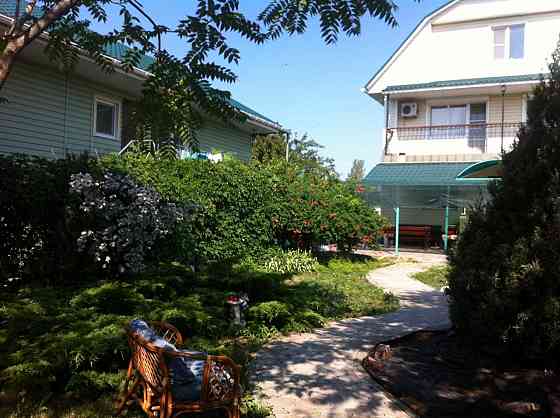 Продаю дом и гостевой дом у моря Мариуполь