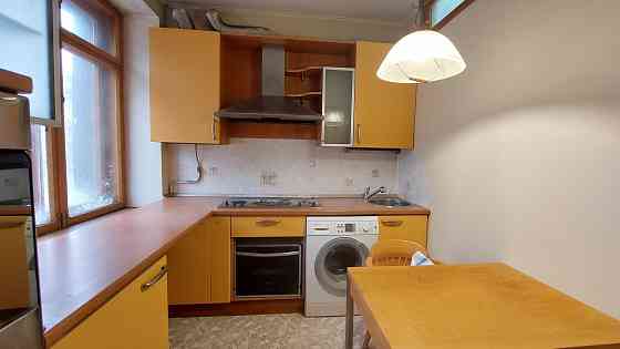 Продам 4-комнатную сталинку 92 м2 в центре Донецка. Донецк