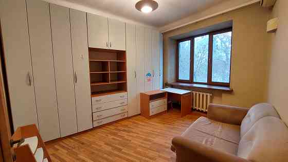 Продам 4-комнатную сталинку 92 м2 в центре Донецка. Донецк