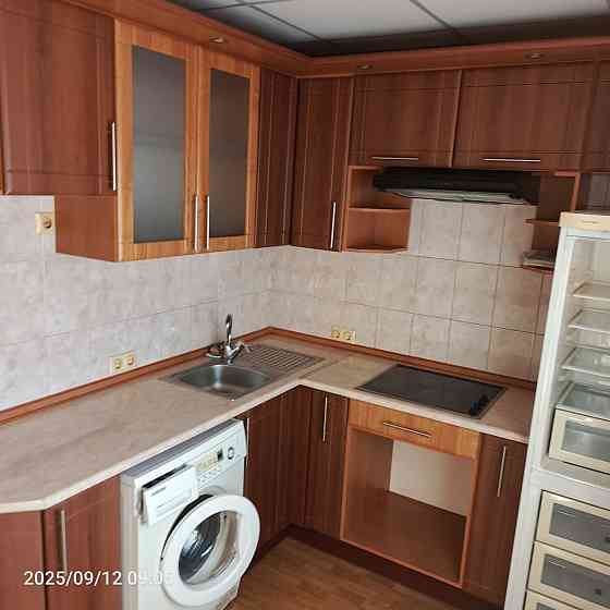 Продам 2-х на Мединституте Донецк