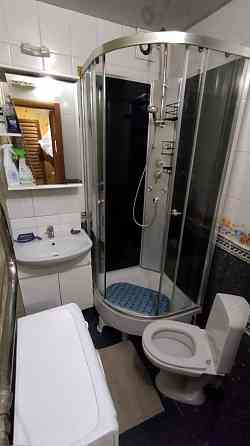 Сдаётся хорошая уютная квартира в Ворошиловском район, расположенная рядом с ДонГу. Донецк