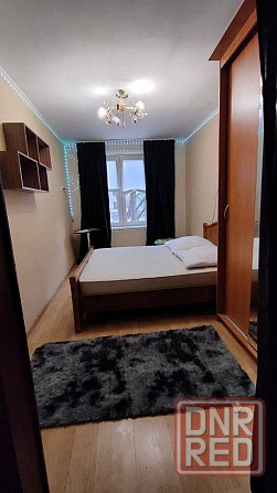 Сдаётся хорошая уютная квартира в Ворошиловском район, расположенная рядом с ДонГу. Донецк - изображение 3