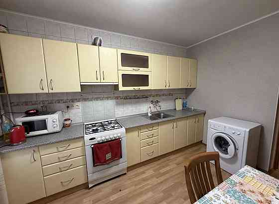 Сдается двухкомнатная квартира в Калининском районе по проспекту Ильича (ост. Макаронка). Донецк