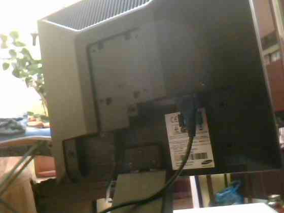 Продам жидкокристалический монитор за 800 р Донецк
