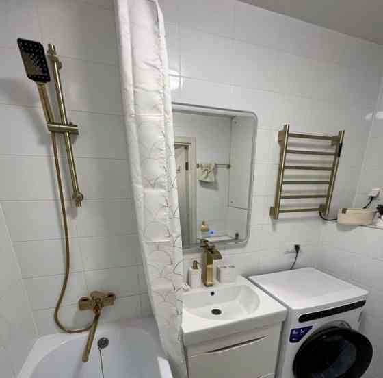 Сдаю шикарную однокомнатную квартиру в Ворошиловском районе Донецка по адресу: улица Артёма, 90 Донецк