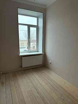 Продается трехкомнатная квартира с перспективой ведения коммерческой деятельности Мариуполь