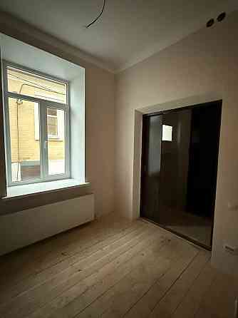 Продается трехкомнатная квартира с перспективой ведения коммерческой деятельности Мариуполь