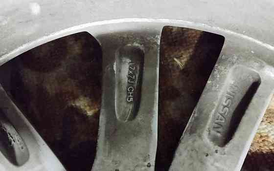 Продам комплект зимней резины на дисках Донецк