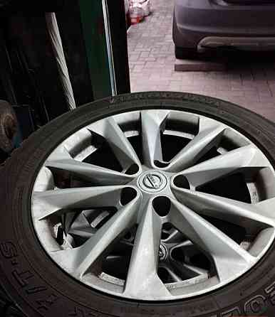 Продам комплект зимней резины на дисках Донецк