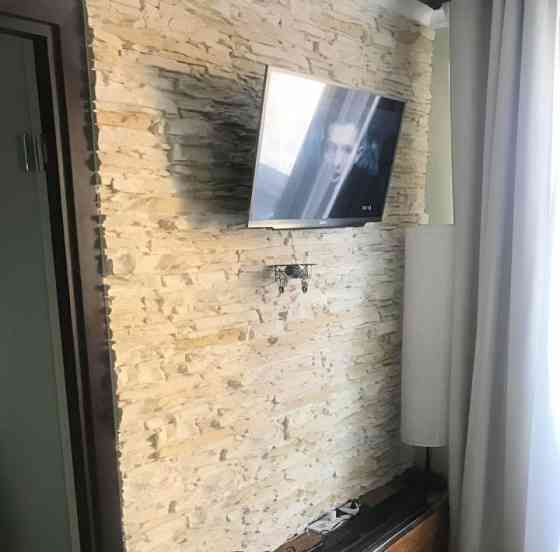 Сдается шикарная двухкомнатная квартира в Ворошиловском районе Донецка напротив Филармонии. Донецк